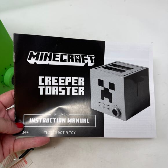 Minecraft Creeper Toaster Green Two-Slice Digital Control Gamer Kitchen - Picture 11 of 11